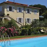 Tirrena Bike & Country Otel