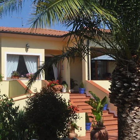 호텔 Tirrena Bike & Country