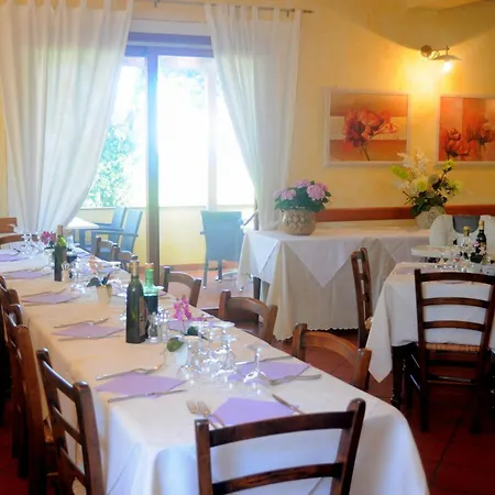 Отель Tirrena Bike & Country Портоферрайо