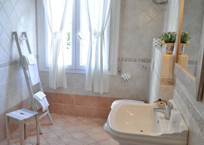 Szálloda Tirrena Bike & Country