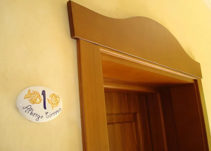 מלון Tirrena Bike & Country 3*