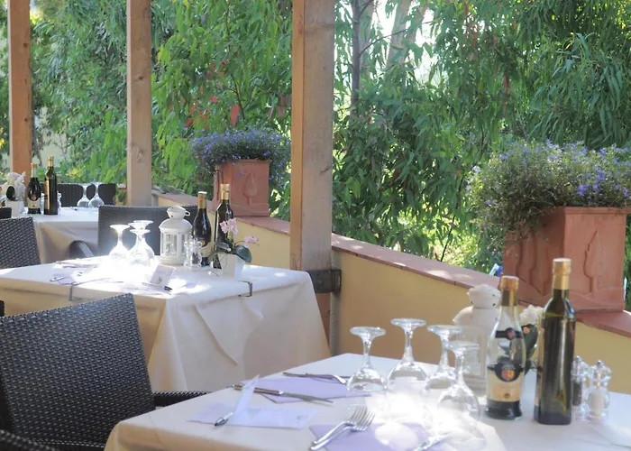 מלון Tirrena Bike & Country