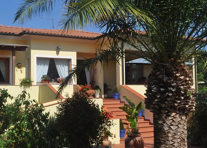 מלון Tirrena Bike & Country