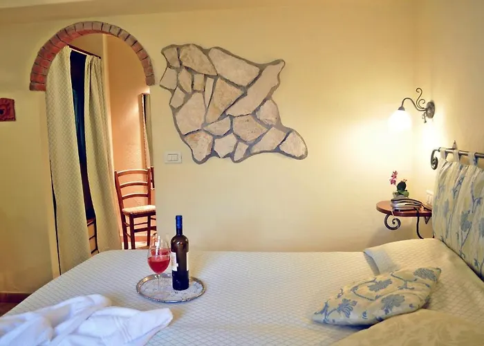 Tirrena Bike & Country מלון פורטופראיו